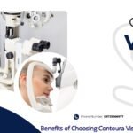 Doctor performing Contoura Vision surgery – India’s most precise specs removal treatment